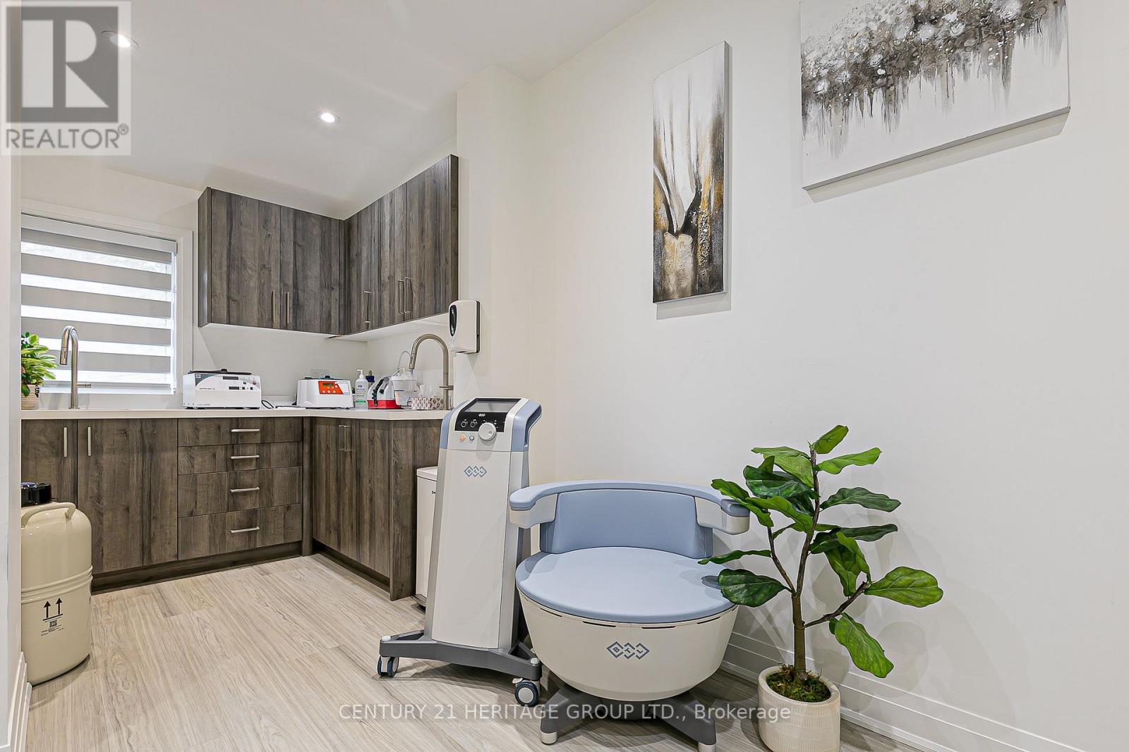 72 Prospect Street, Newmarket, Ontario  L3Y 3T2 - Photo 18 - N12842830