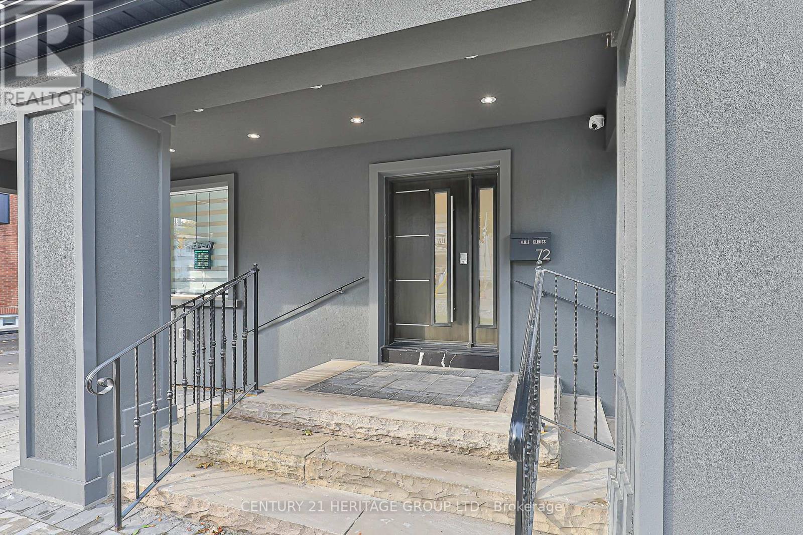 72 Prospect Street, Newmarket, Ontario  L3Y 3T2 - Photo 4 - N12842830