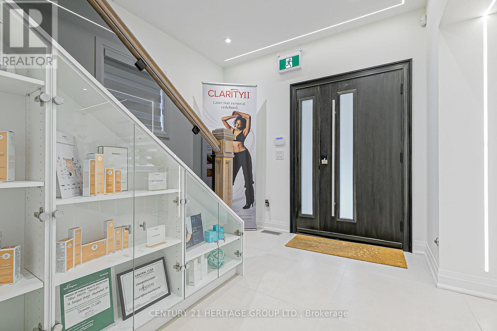 72 Prospect Street, Newmarket, Ontario  L3Y 3T2 - Photo 6 - N12842830