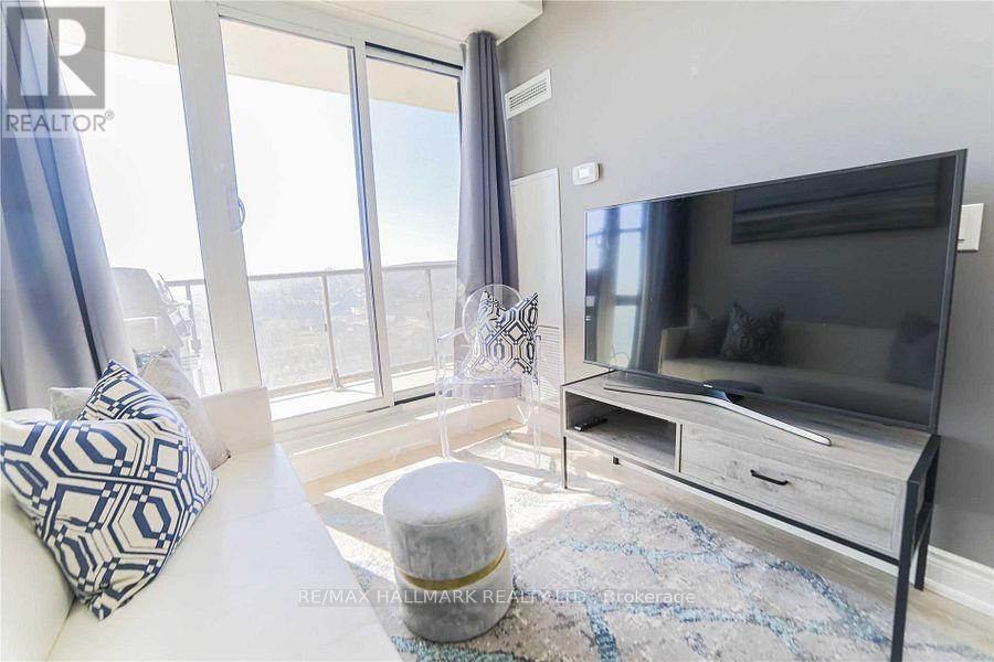 1015 - 9618 Yonge Street, Richmond Hill, Ontario  L4C 0X5 - Photo 8 - N12842862