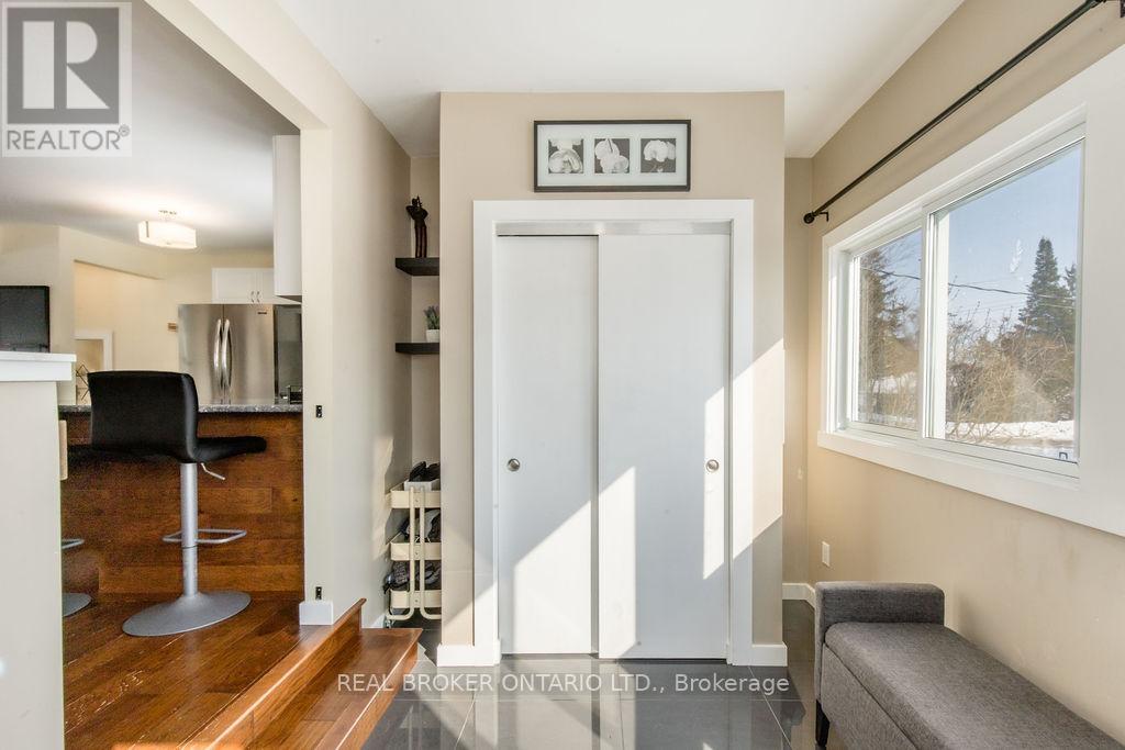 12 Owen Road, Oro-Medonte, Ontario  L0L 1T0 - Photo 3 - S12842772