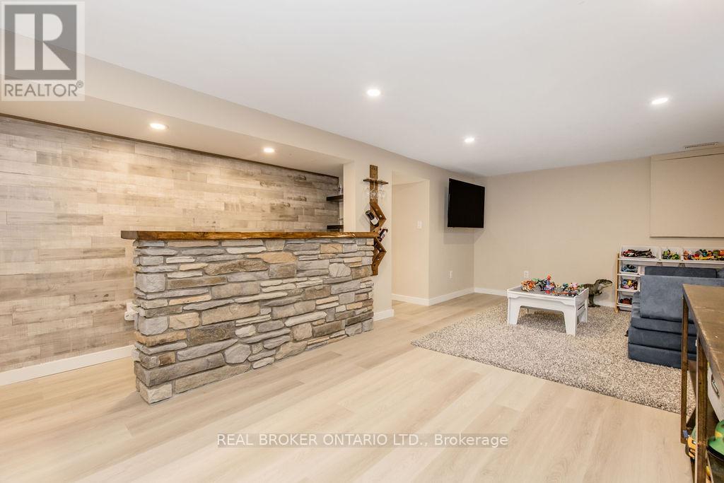 12 Owen Road, Oro-Medonte, Ontario  L0L 1T0 - Photo 32 - S12842772