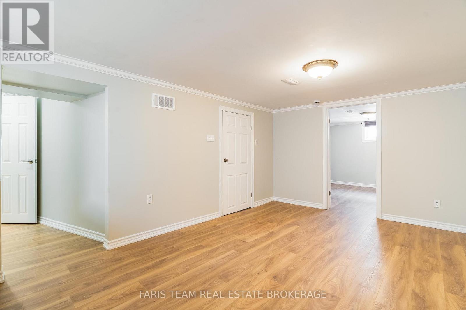 18 Newton Street, Barrie (Wellington), Ontario  L4M 3N3 - Photo 26 - S12842794