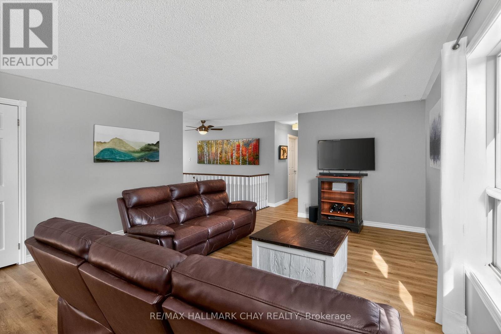 48 Marlow Circle, Springwater, Ontario  L0L 1V0 - Photo 13 - S12842906