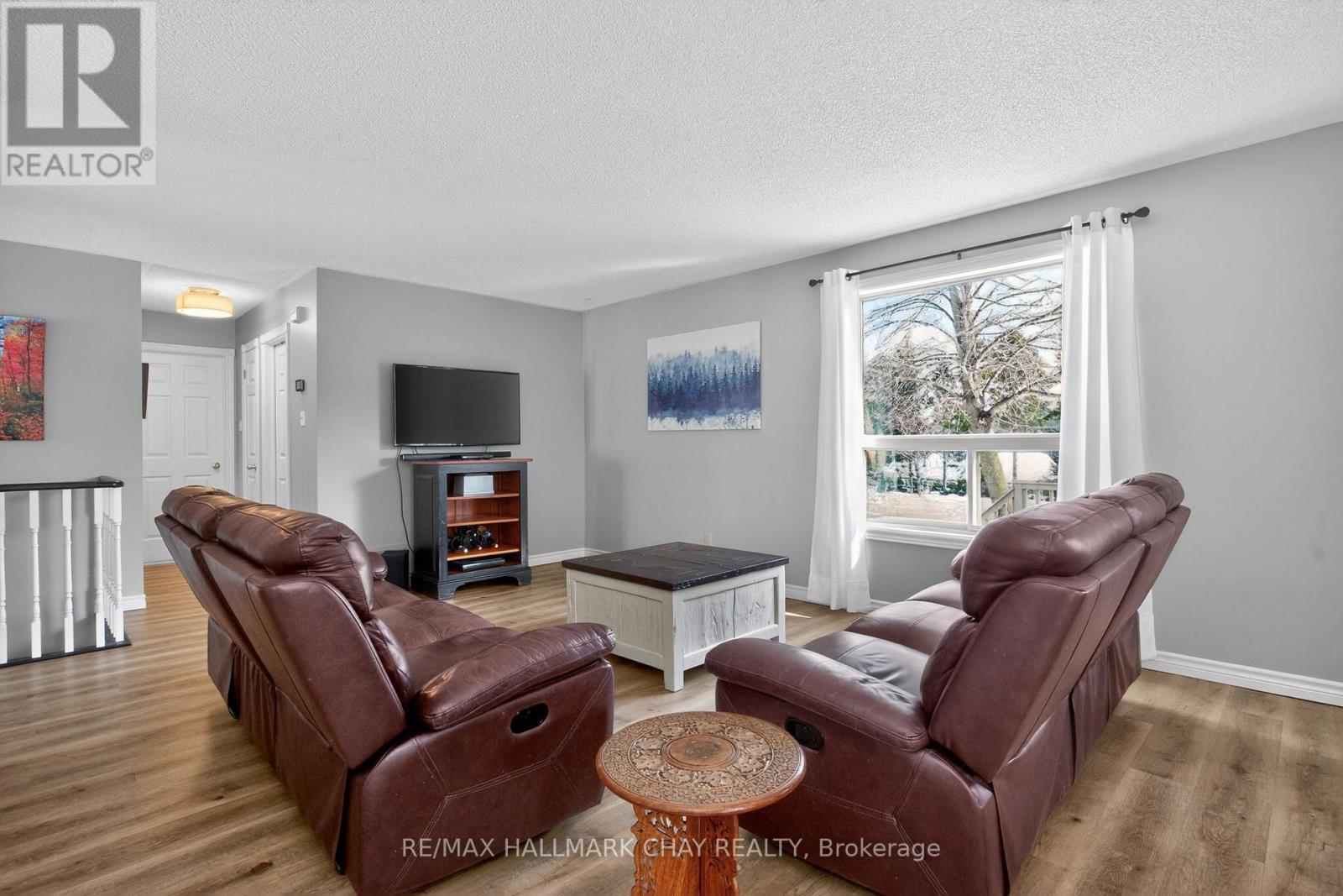 48 Marlow Circle, Springwater, Ontario  L0L 1V0 - Photo 14 - S12842906