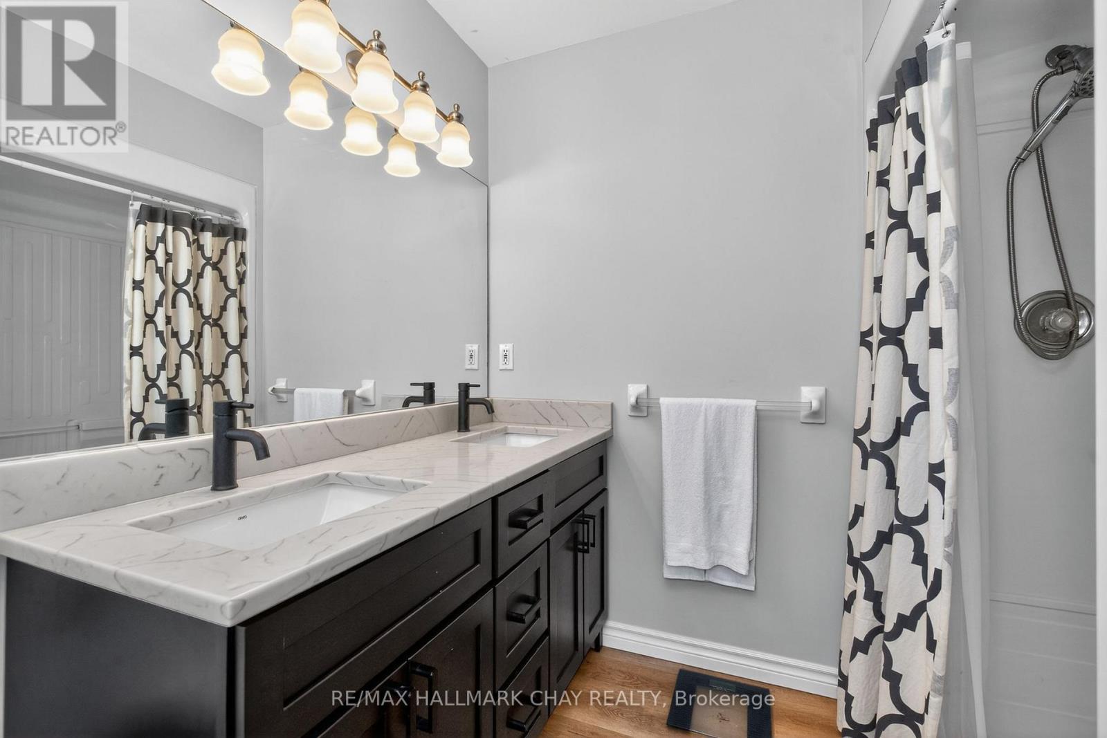 48 Marlow Circle, Springwater, Ontario  L0L 1V0 - Photo 20 - S12842906