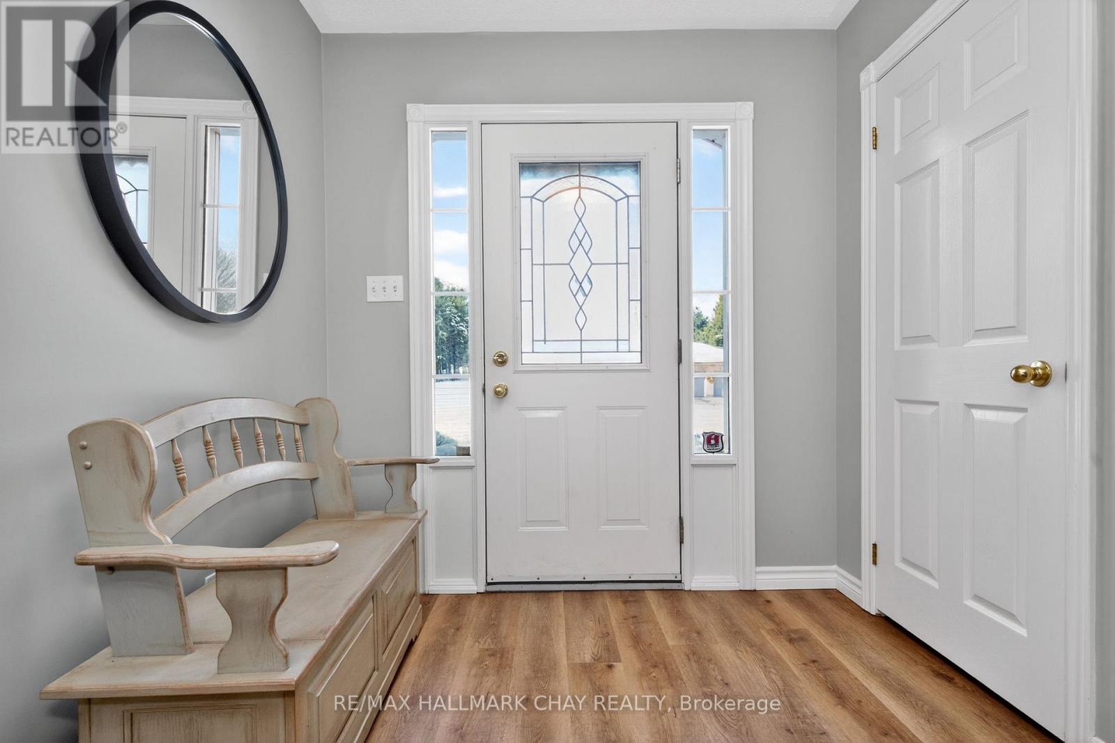 48 Marlow Circle, Springwater, Ontario  L0L 1V0 - Photo 3 - S12842906