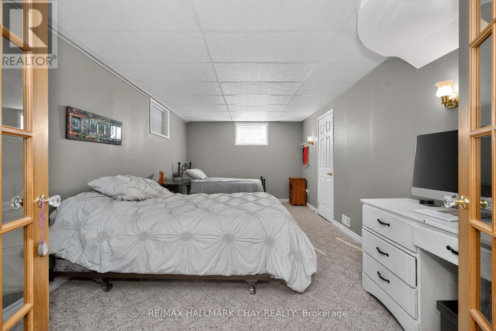 48 Marlow Circle, Springwater, Ontario  L0L 1V0 - Photo 31 - S12842906