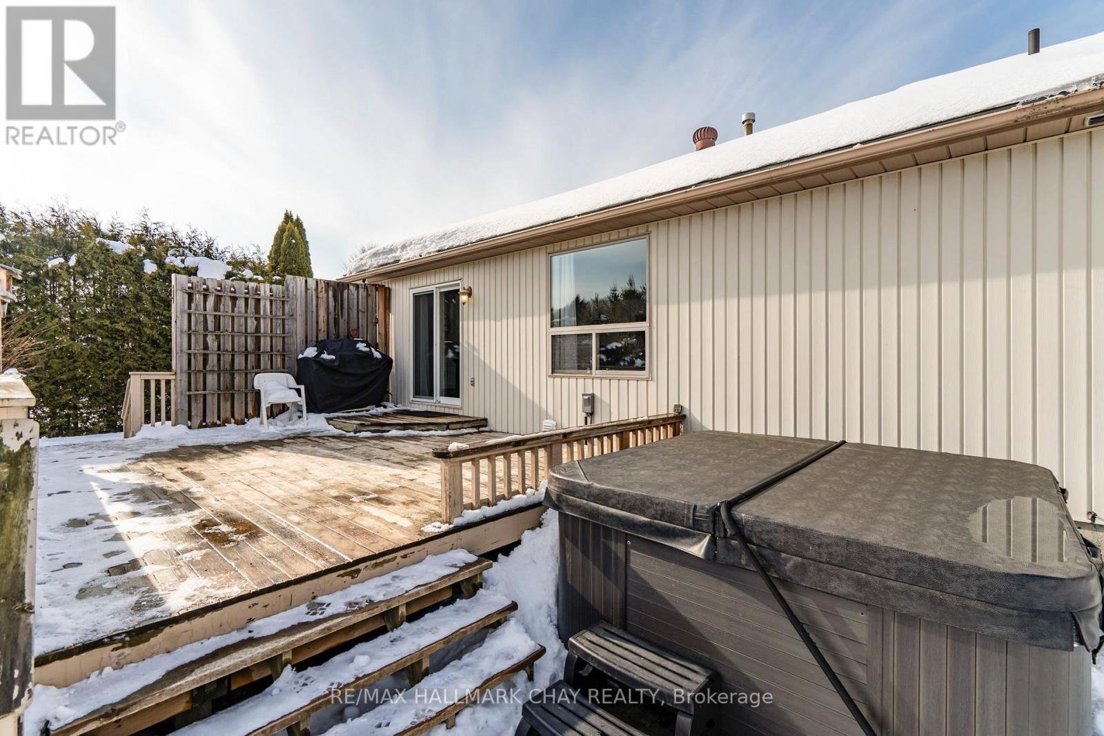 48 Marlow Circle, Springwater, Ontario  L0L 1V0 - Photo 34 - S12842906