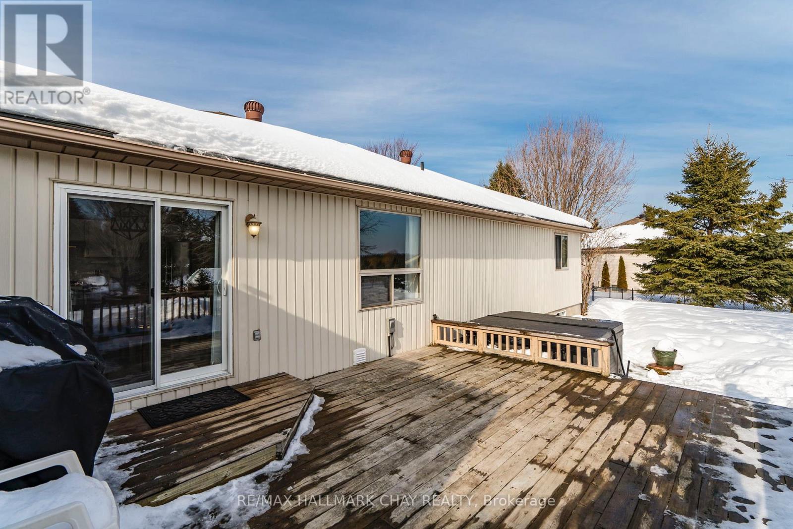 48 Marlow Circle, Springwater, Ontario  L0L 1V0 - Photo 36 - S12842906