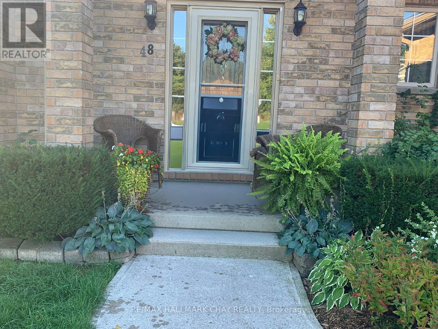 48 Marlow Circle, Springwater, Ontario  L0L 1V0 - Photo 41 - S12842906