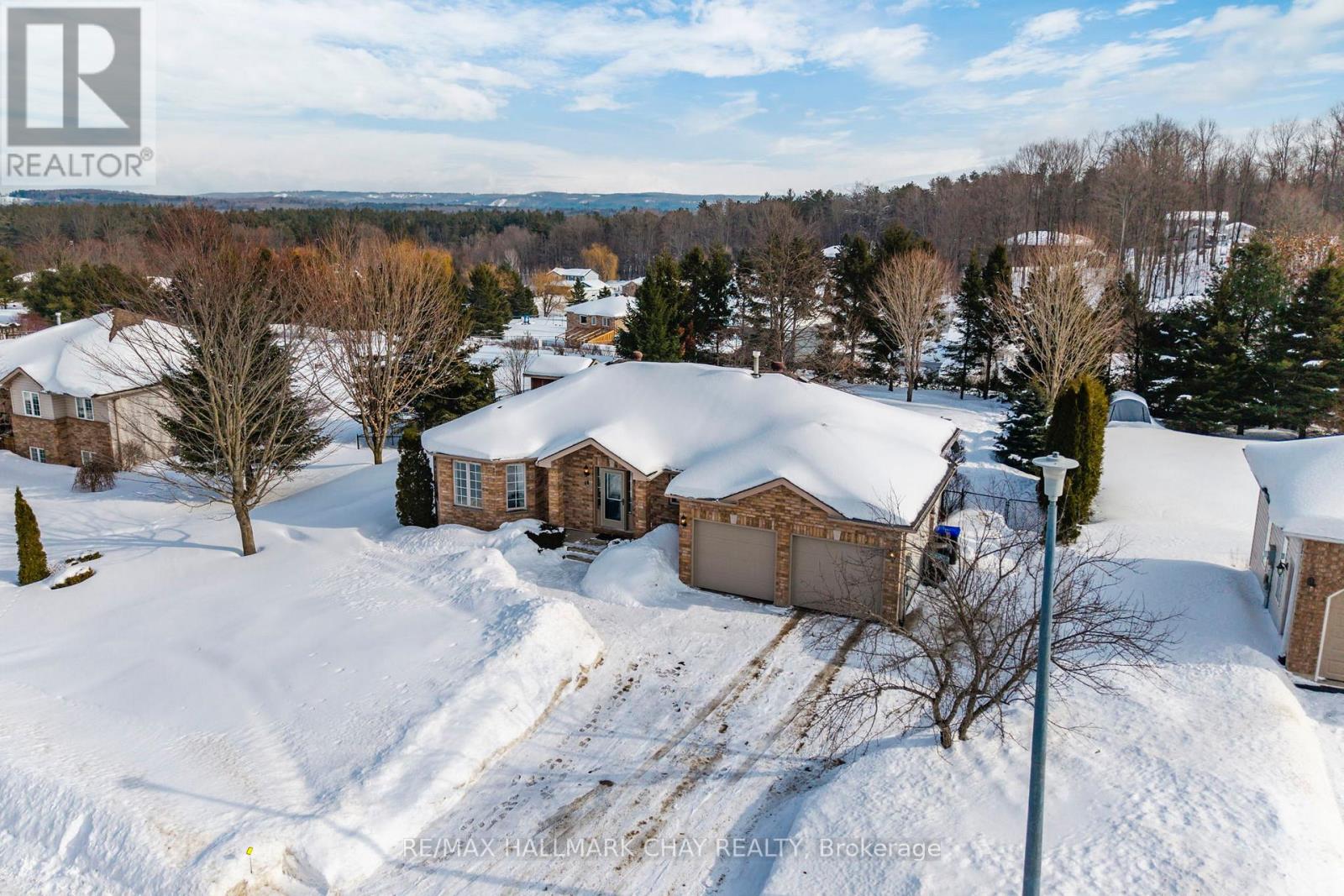 48 Marlow Circle, Springwater, Ontario  L0L 1V0 - Photo 48 - S12842906