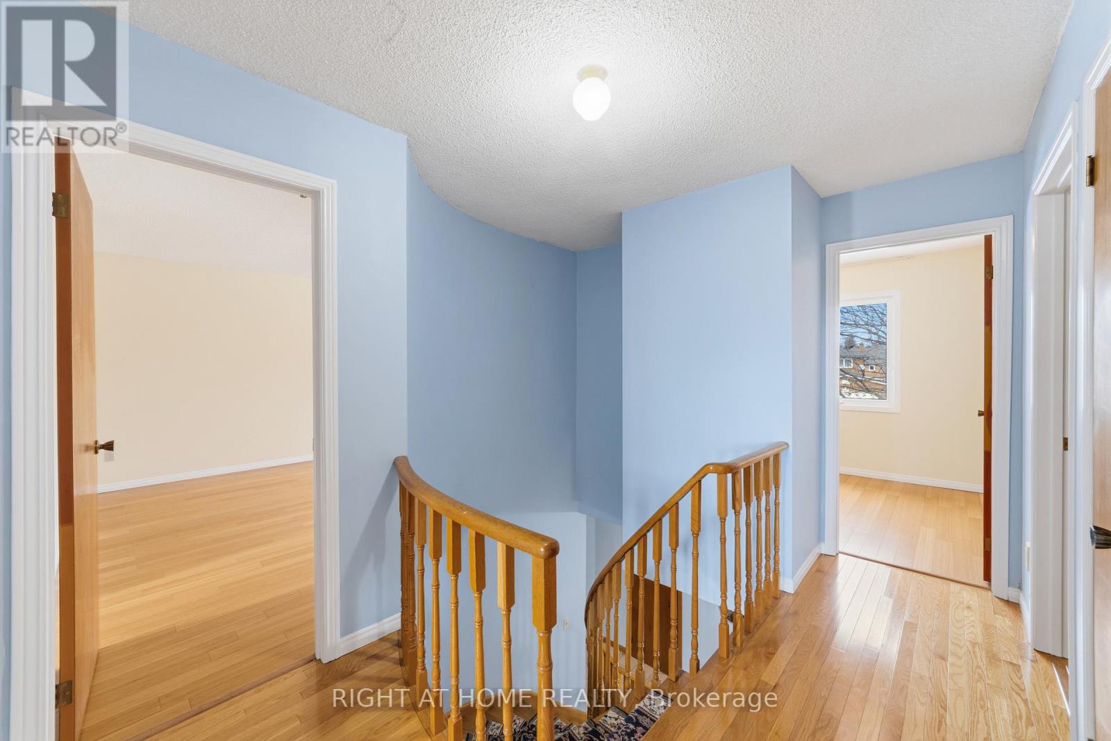 2084 Pen Street, Oakville, Ontario  L6H 3L3 - Photo 21 - W12842778