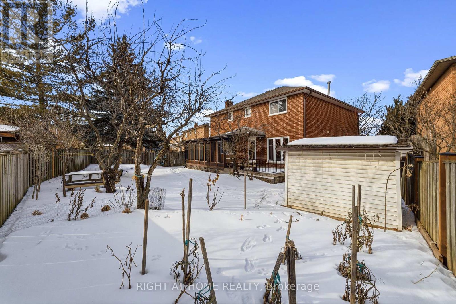 2084 Pen Street, Oakville, Ontario  L6H 3L3 - Photo 40 - W12842778