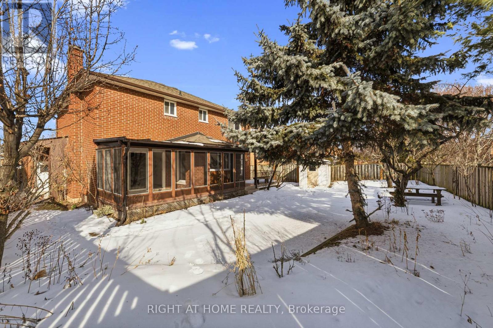 2084 Pen Street, Oakville, Ontario  L6H 3L3 - Photo 41 - W12842778