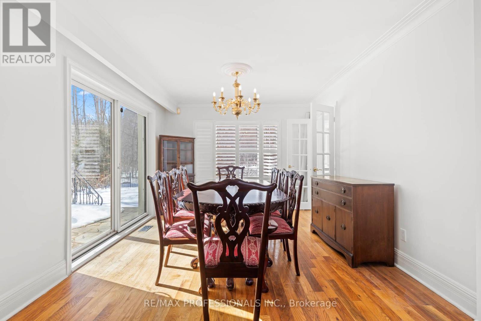 560 Meadow Wood Road, Mississauga (Clarkson), Ontario  L5J 2S3 - Photo 5 - W12842808