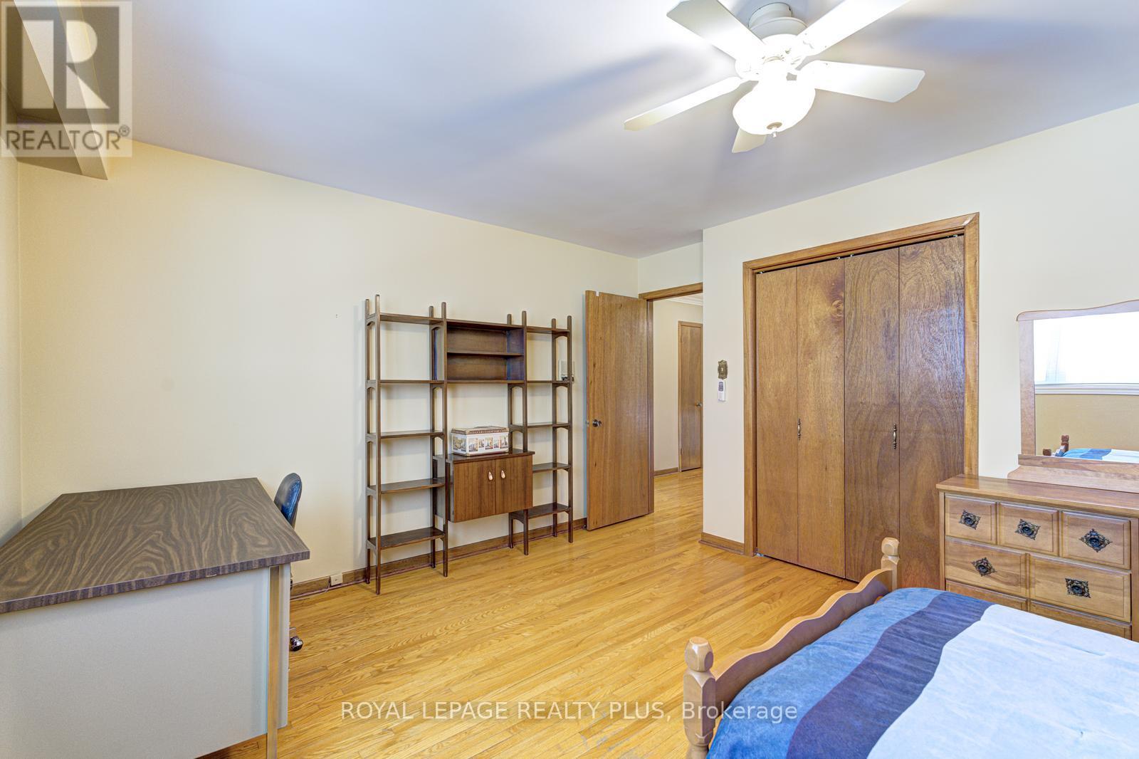 11 Ranwood Drive, Toronto, Ontario  M9N 3E8 - Photo 20 - W12842872