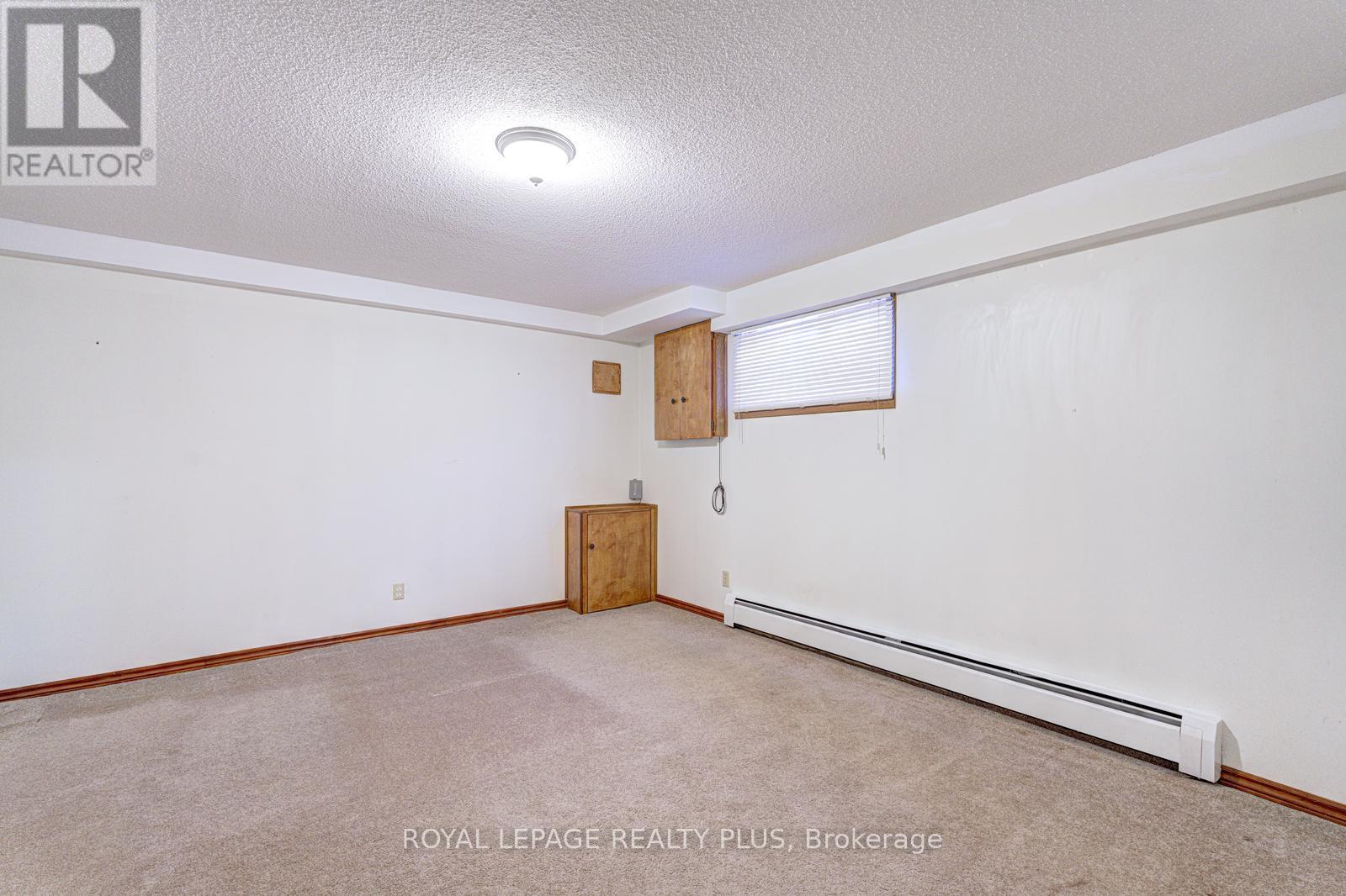 11 Ranwood Drive, Toronto, Ontario  M9N 3E8 - Photo 31 - W12842872