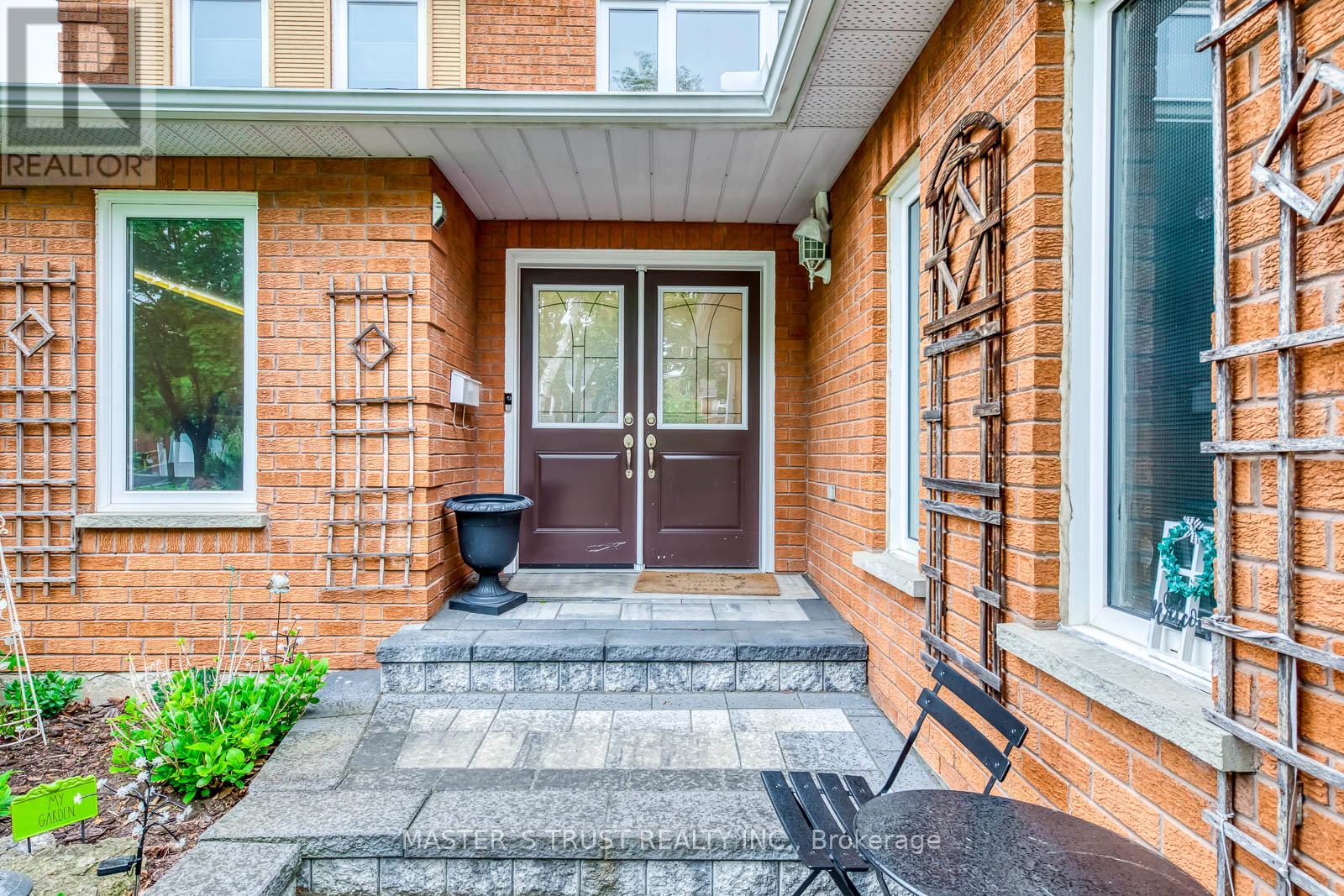 5428 Edencroft Crescent, Mississauga, Ontario  L5M 4M7 - Photo 3 - W12842912