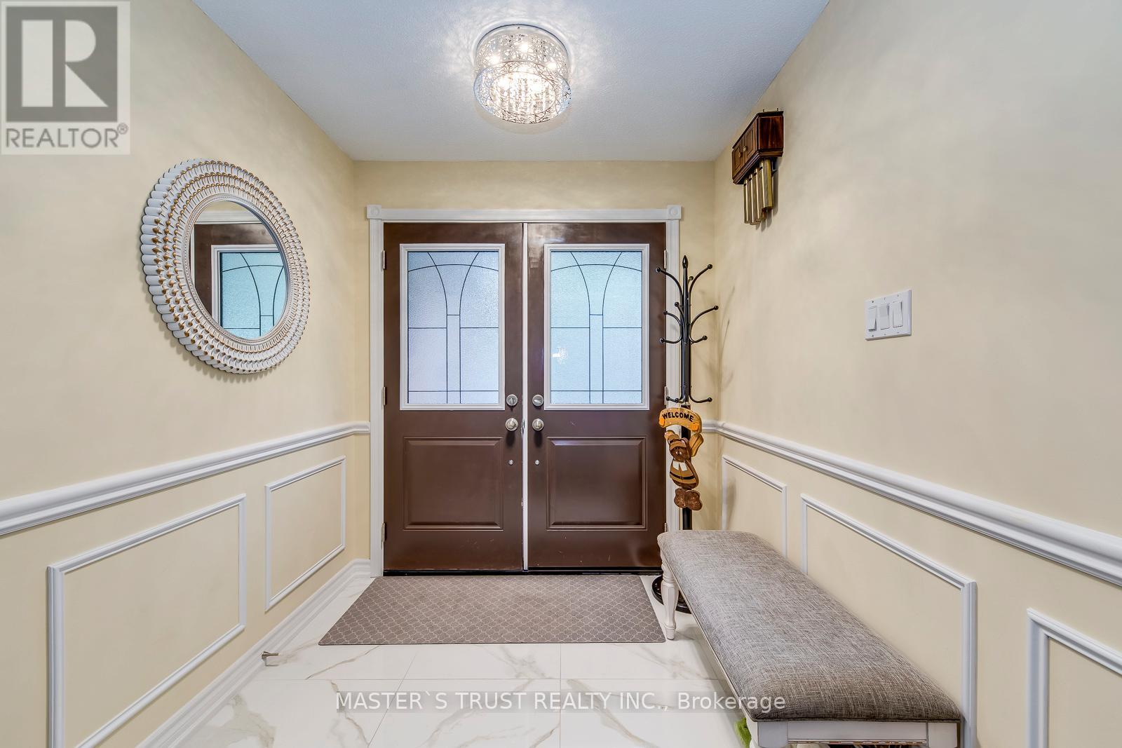 5428 Edencroft Crescent, Mississauga, Ontario  L5M 4M7 - Photo 4 - W12842912