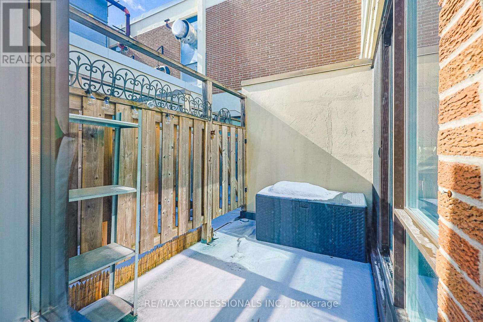 318 - 364 The East Mall Street, Toronto, Ontario  M9B 6C5 - Photo 27 - W12842920