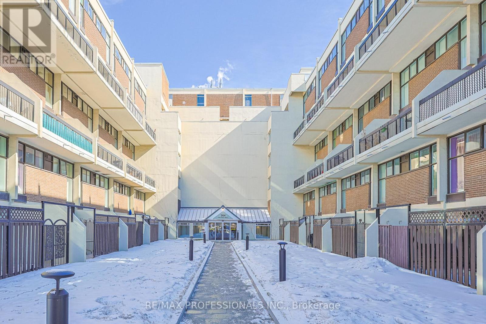 318 - 364 The East Mall Street, Toronto, Ontario  M9B 6C5 - Photo 39 - W12842920