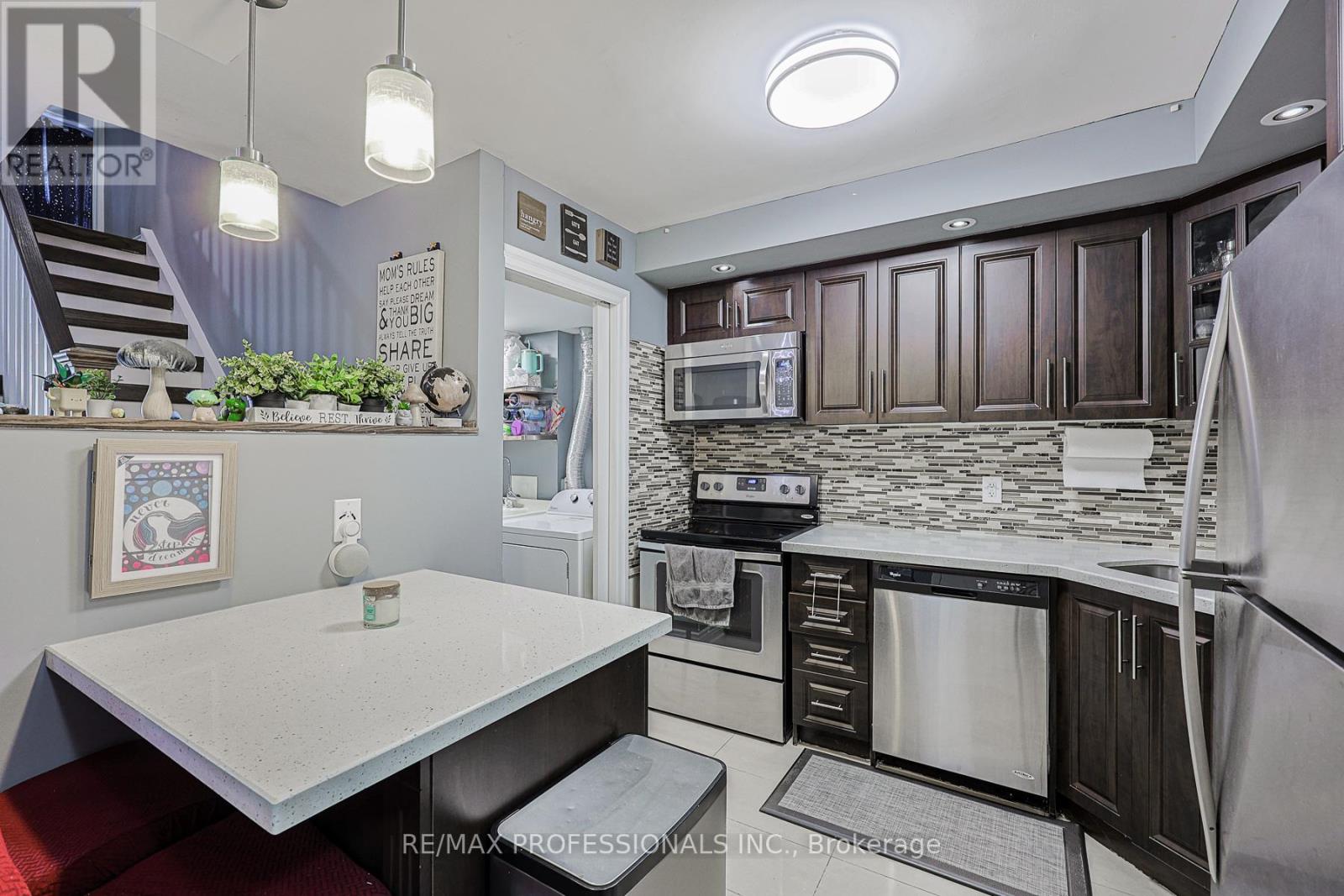 318 - 364 The East Mall Street, Toronto, Ontario  M9B 6C5 - Photo 4 - W12842920