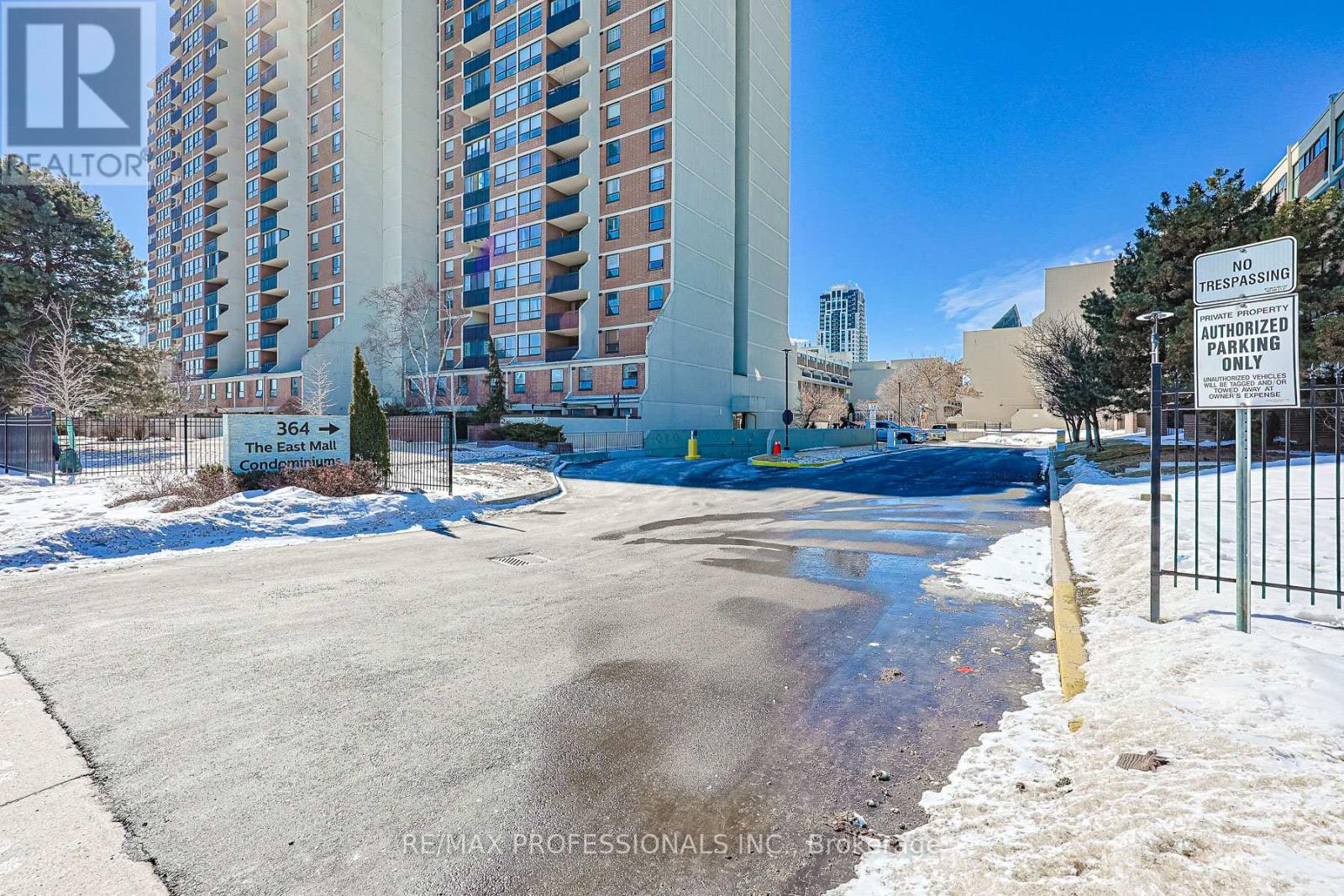 318 - 364 The East Mall Street, Toronto, Ontario  M9B 6C5 - Photo 40 - W12842920