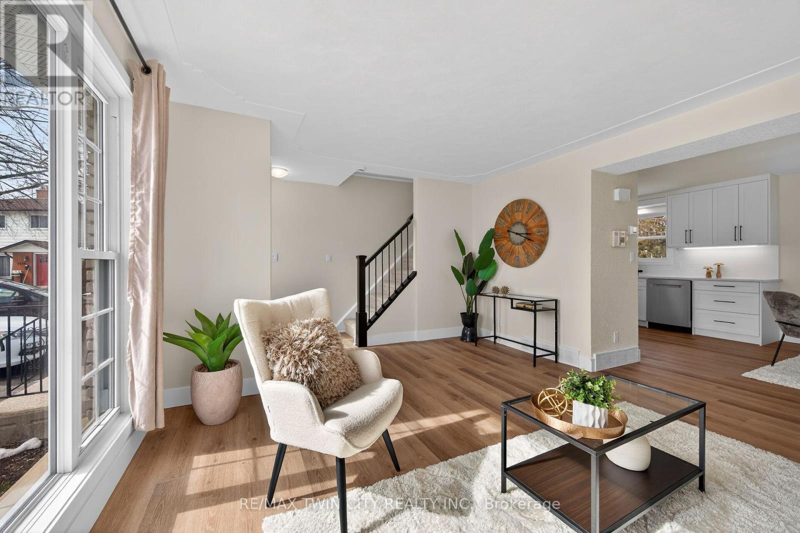 1418 Pineview Court, Cambridge, Ontario  N3H 4X1 - Photo 11 - X12842886