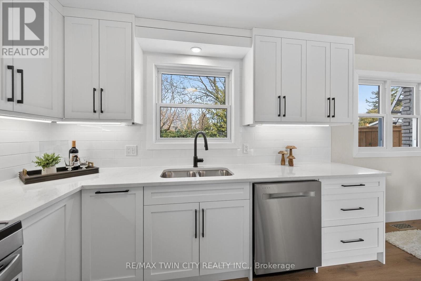 1418 Pineview Court, Cambridge, Ontario  N3H 4X1 - Photo 19 - X12842886