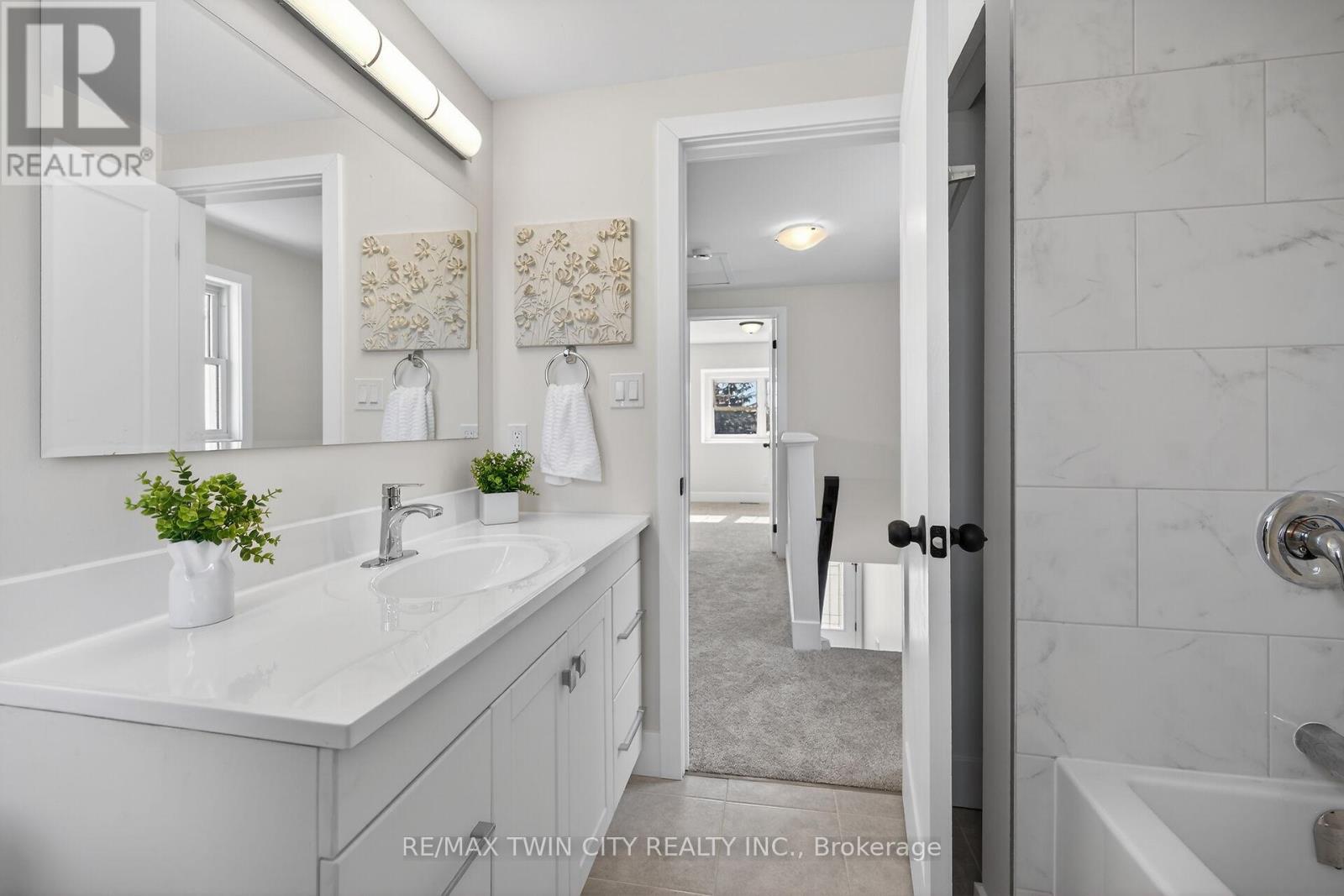 1418 Pineview Court, Cambridge, Ontario  N3H 4X1 - Photo 30 - X12842886