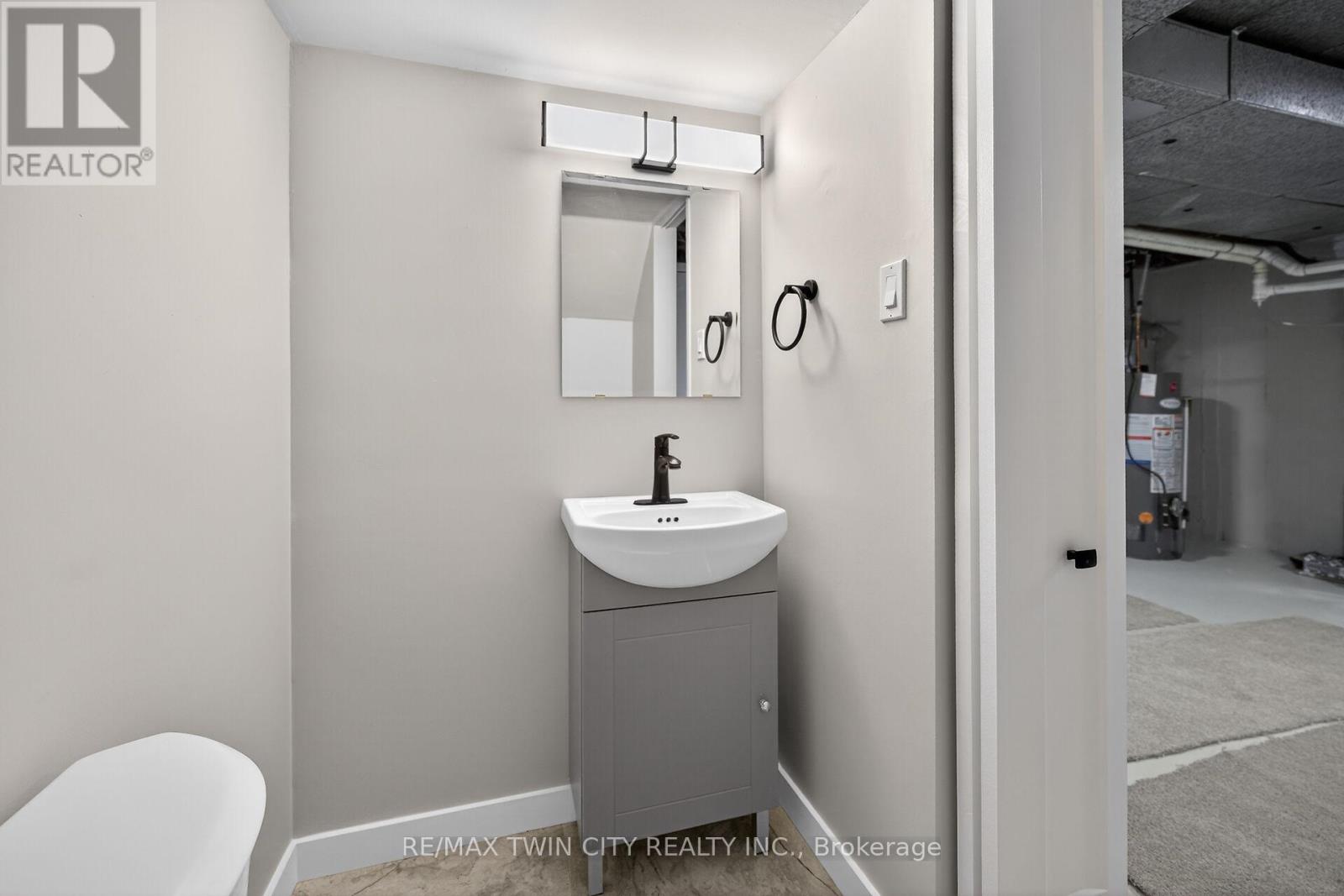 1418 Pineview Court, Cambridge, Ontario  N3H 4X1 - Photo 43 - X12842886