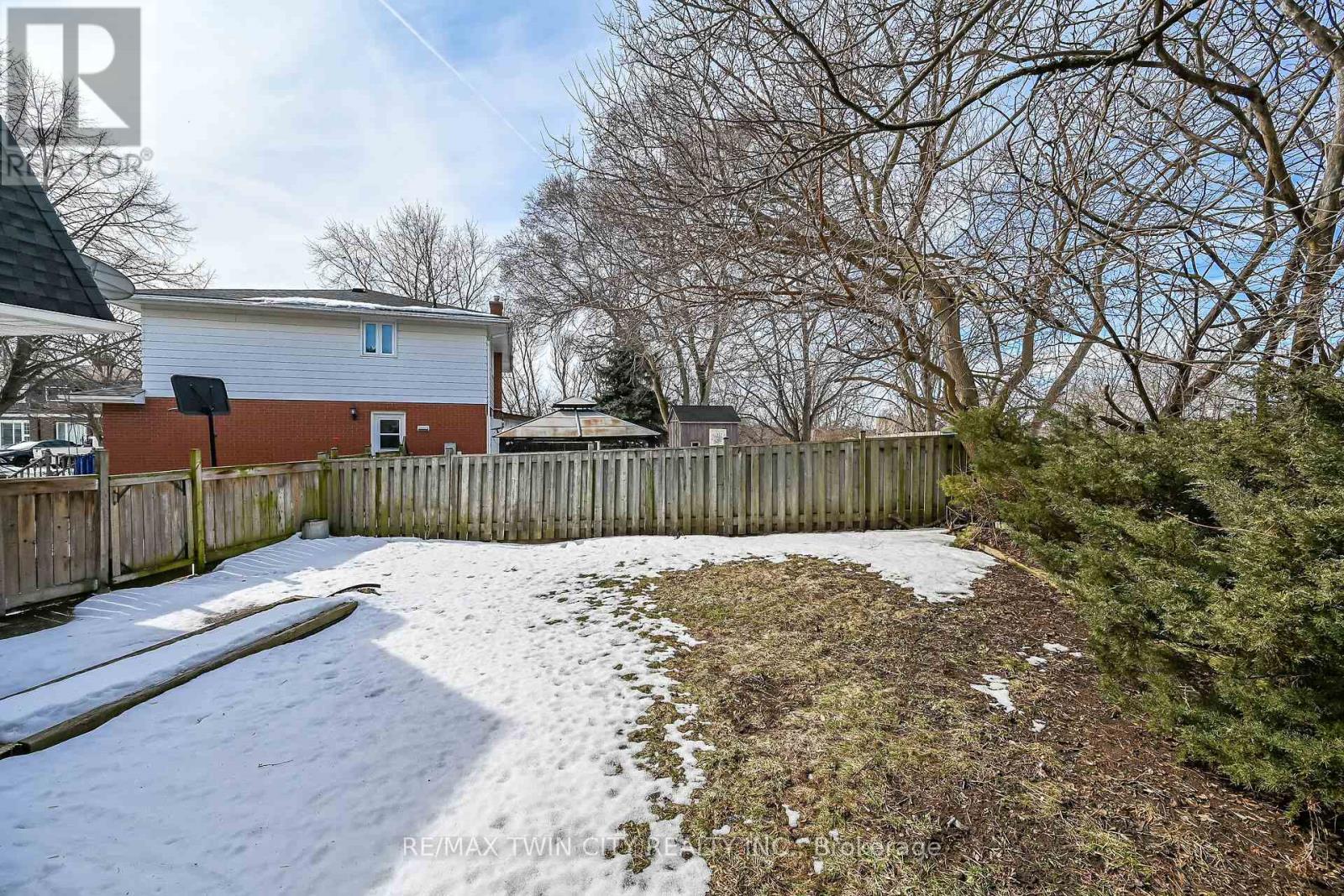 1418 Pineview Court, Cambridge, Ontario  N3H 4X1 - Photo 49 - X12842886