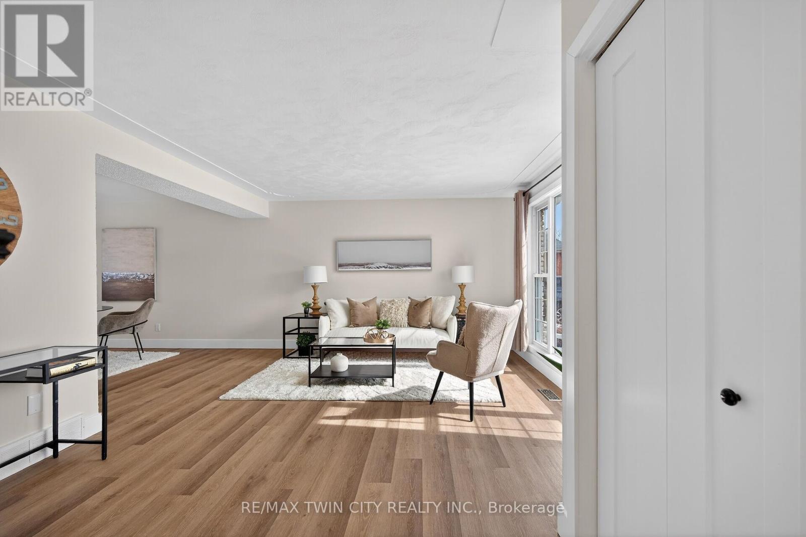 1418 Pineview Court, Cambridge, Ontario  N3H 4X1 - Photo 6 - X12842886