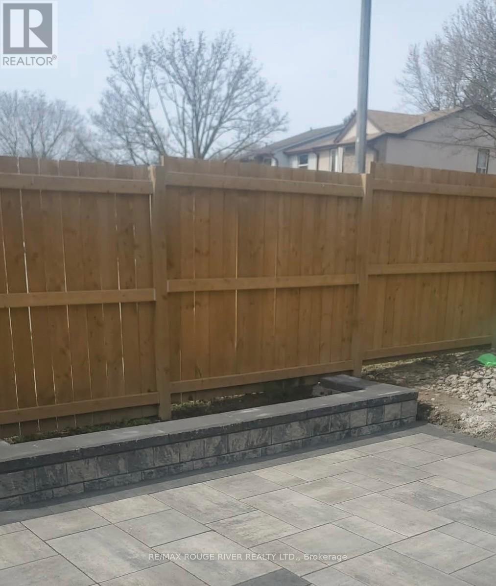 1201 Charlotte Circle, Pickering, Ontario  L1V 3P9 - Photo 33 - E12817850