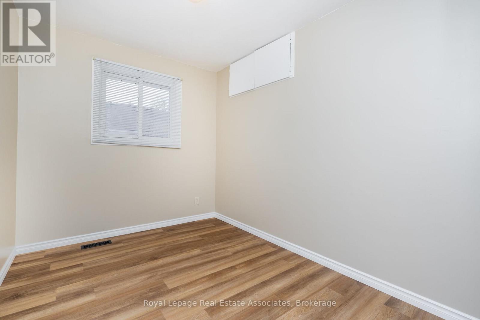 1370 Roylen Road, Oakville, Ontario  L6H 1V4 - Photo 13 - W12834474