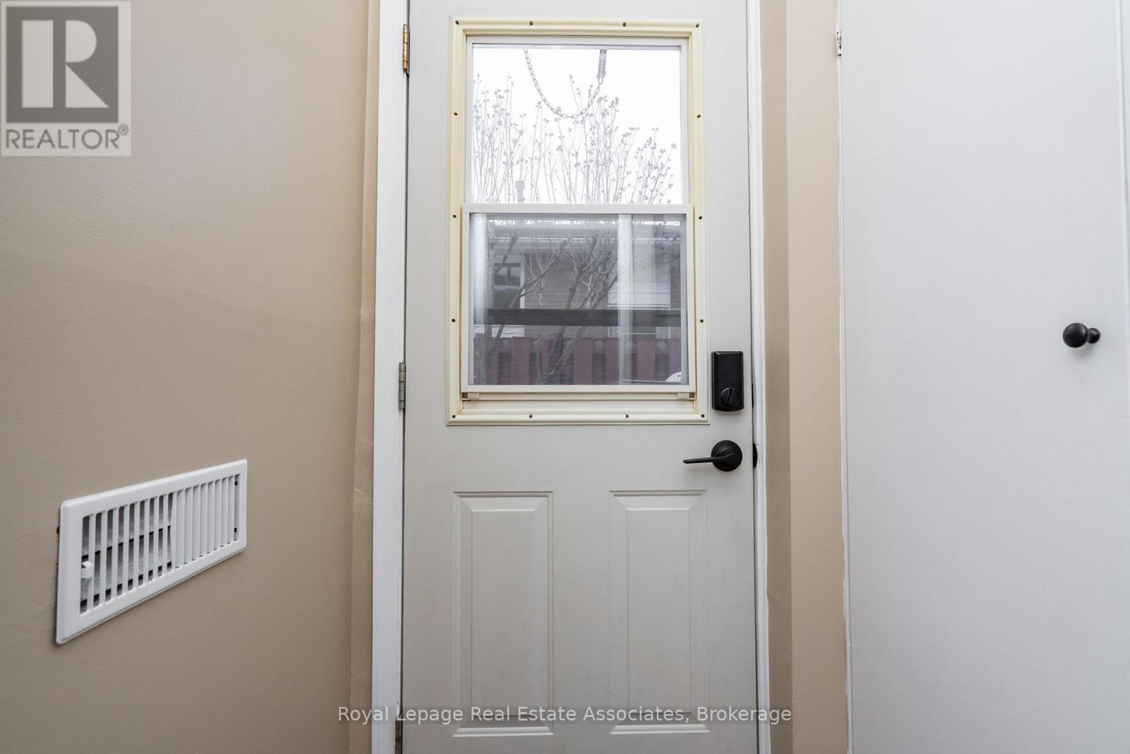 1370 Roylen Road, Oakville, Ontario  L6H 1V4 - Photo 20 - W12834474