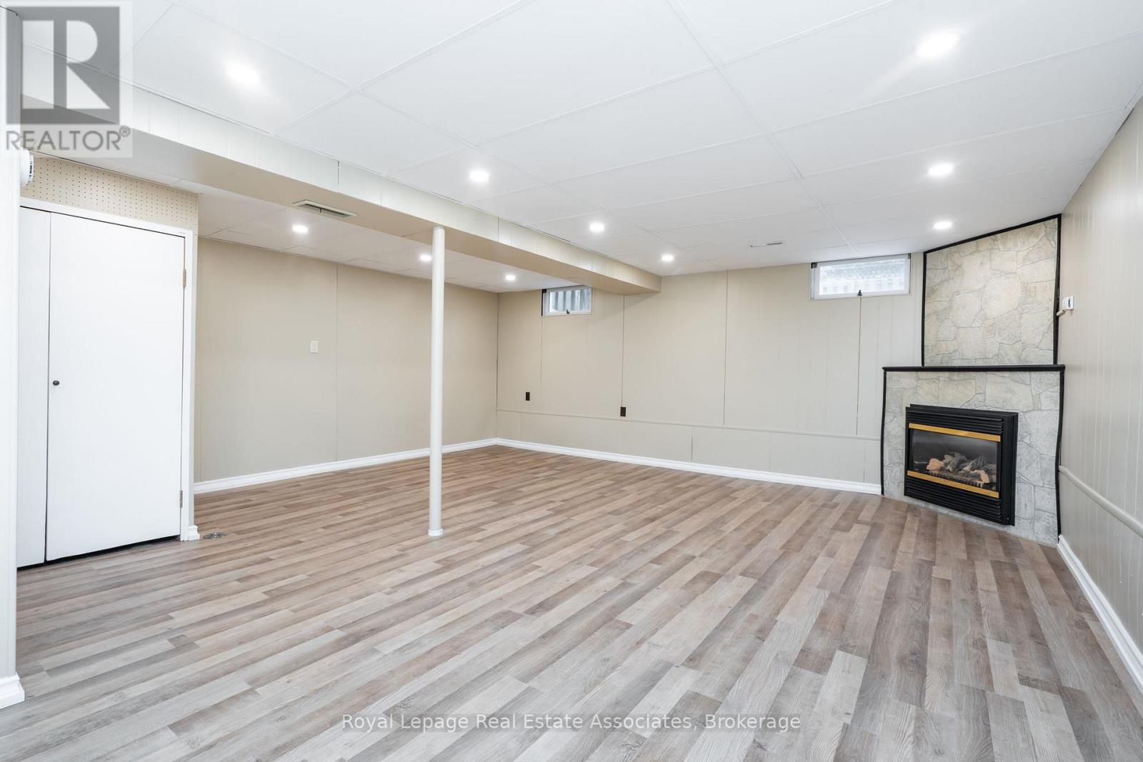 1370 Roylen Road, Oakville, Ontario  L6H 1V4 - Photo 28 - W12834474