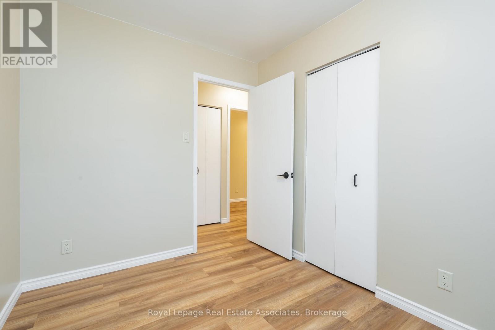 1370 Roylen Road, Oakville, Ontario  L6H 1V4 - Photo 14 - W12834474