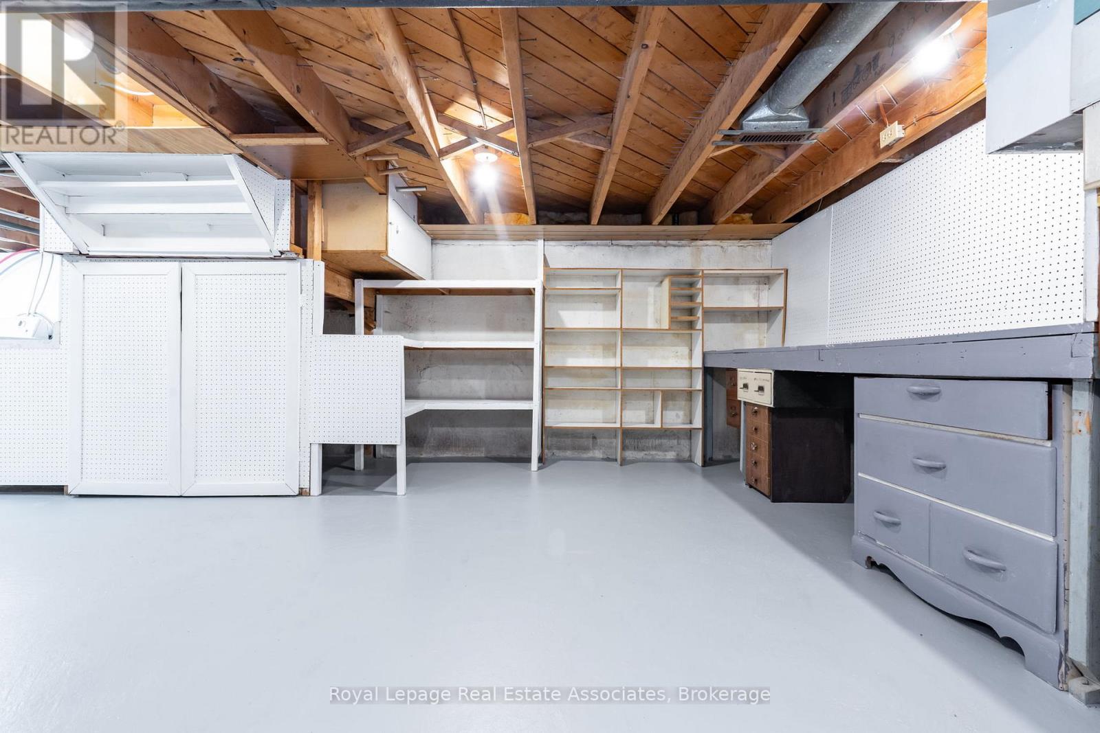 1370 Roylen Road, Oakville, Ontario  L6H 1V4 - Photo 36 - W12834474