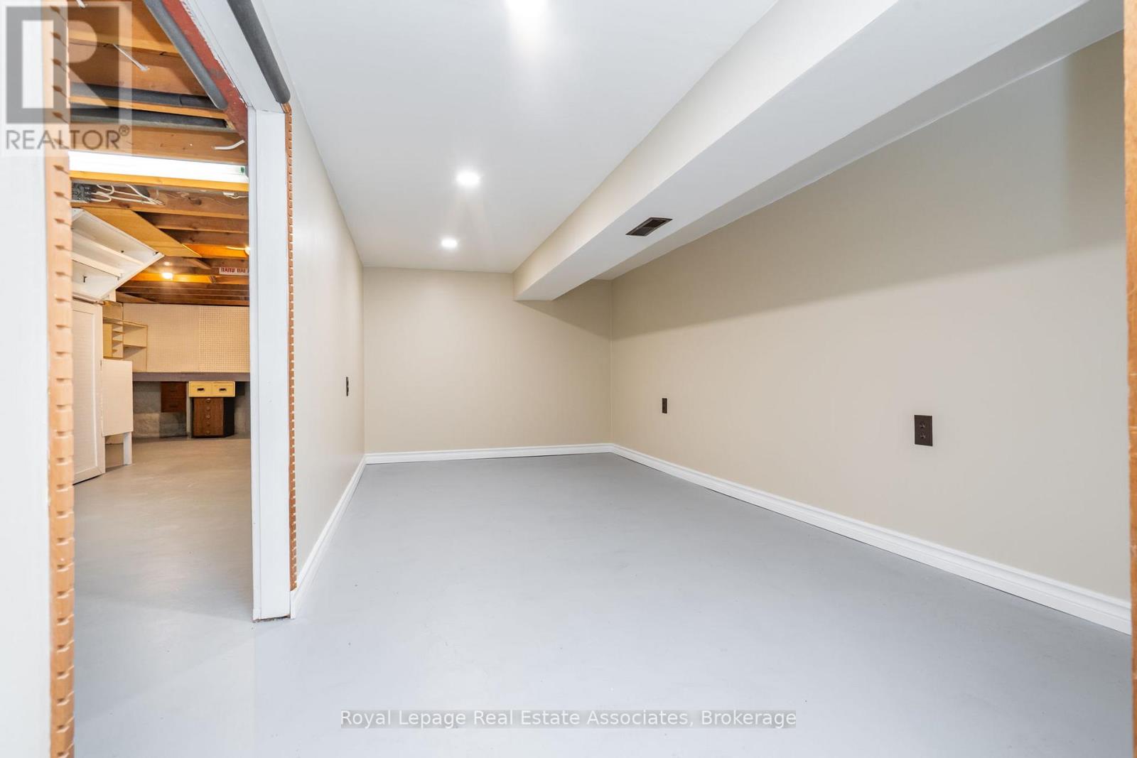 1370 Roylen Road, Oakville, Ontario  L6H 1V4 - Photo 29 - W12834474