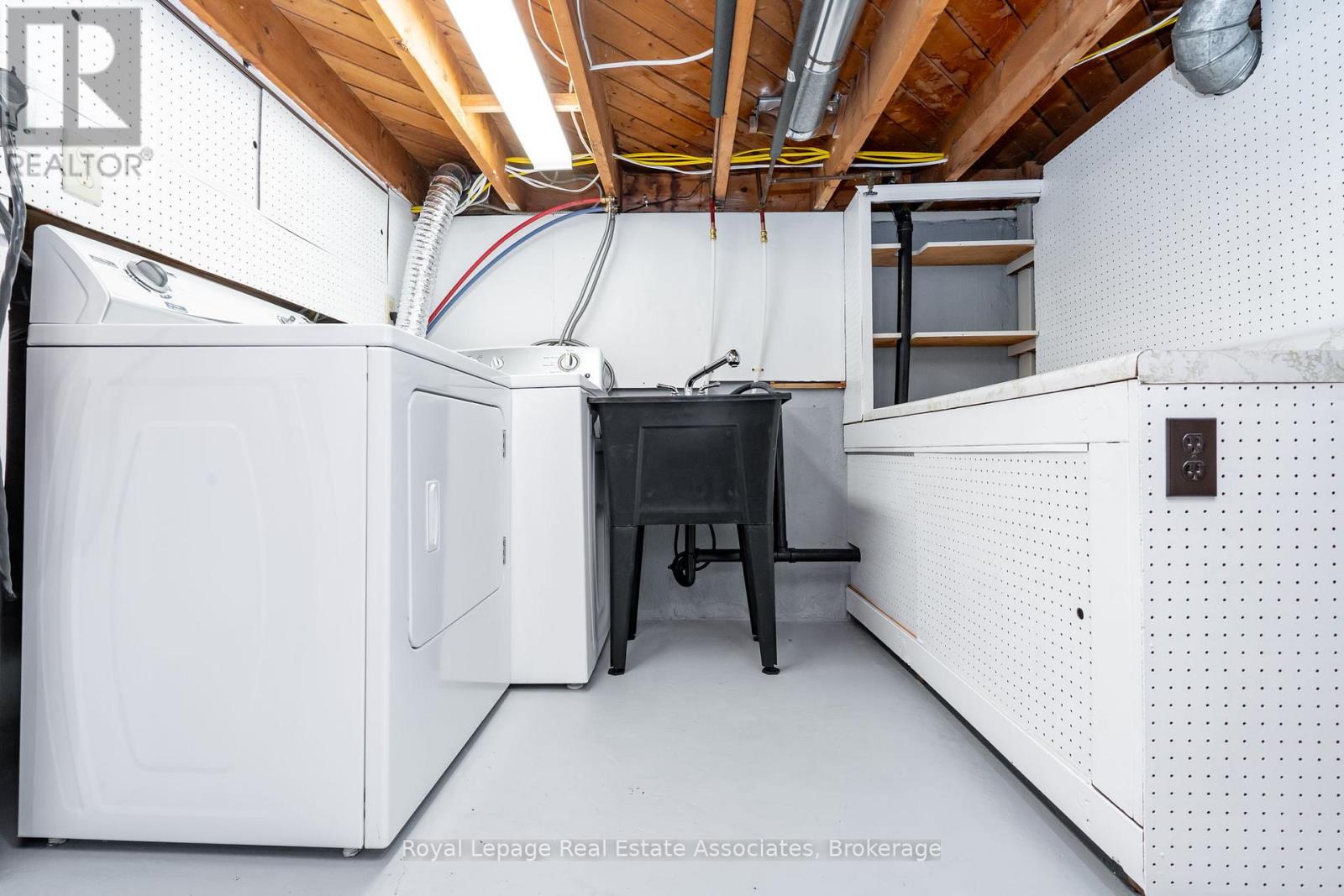 1370 Roylen Road, Oakville, Ontario  L6H 1V4 - Photo 33 - W12834474