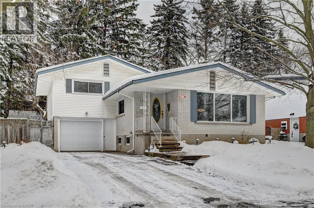 132 FOREST HILL Drive, Kitchener, Ontario