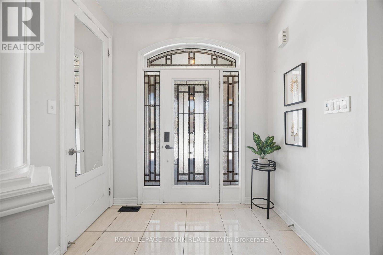 193 Kenneth Cole Drive, Clarington, Ontario  L1C 0S6 - Photo 4 - E12843098