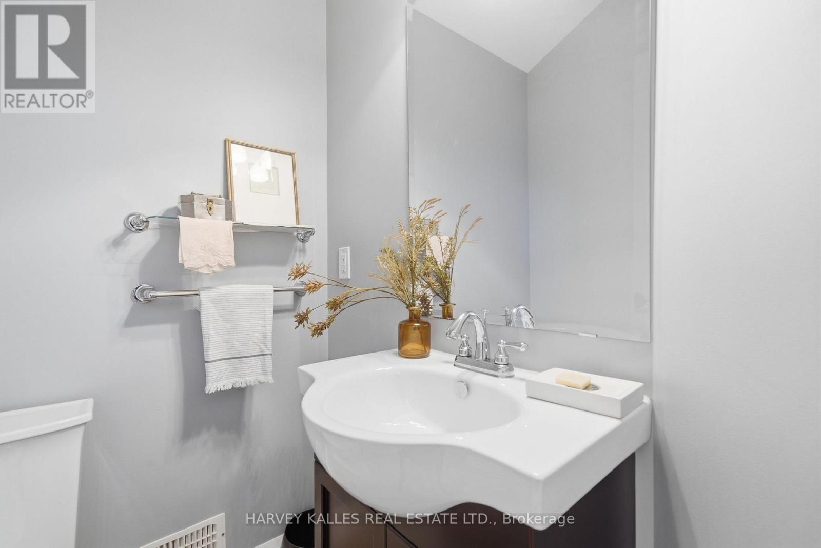 7 - 4 Bridge Street, Prince Edward County (Picton Ward), Ontario  K0K 2T0 - Photo 24 - X12842956