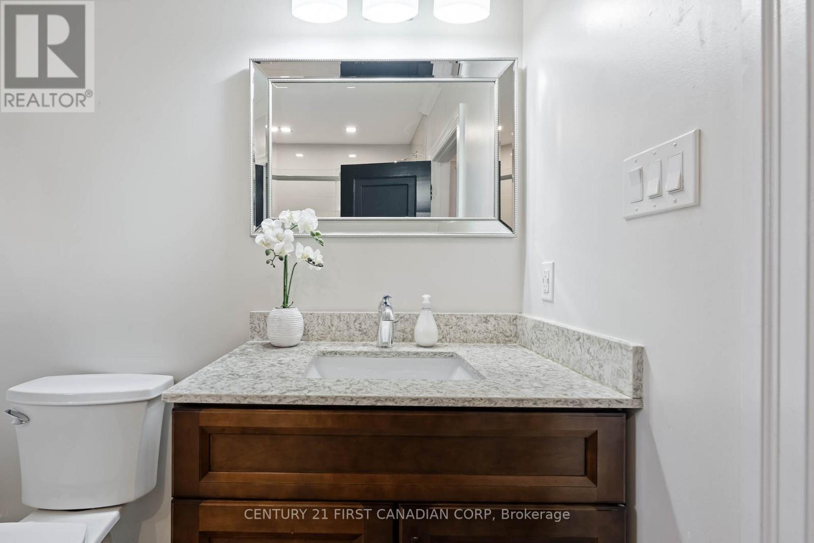 37 Mclaughlin Road N, Brampton, Ontario  L6X 1Y9 - Photo 22 - W12843034