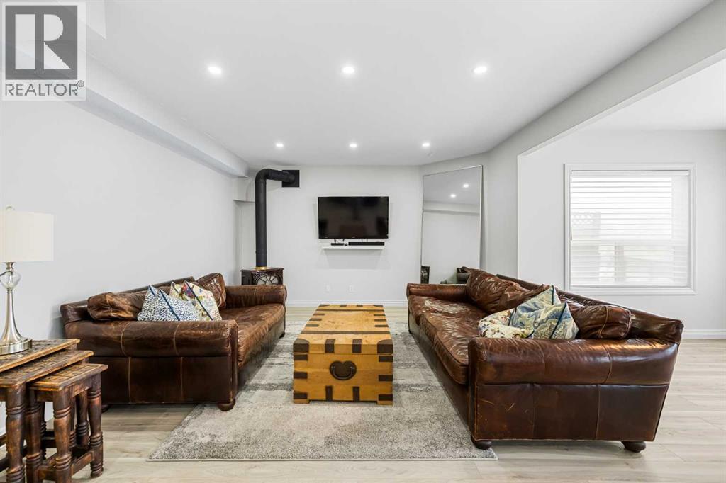 210 Hidden Creek Heights Nw, Calgary, Alberta  T3A 6K8 - Photo 38 - A2289863