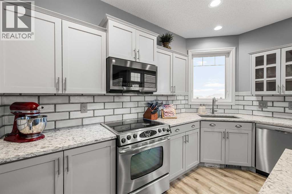 210 Hidden Creek Heights Nw, Calgary, Alberta  T3A 6K8 - Photo 11 - A2289863