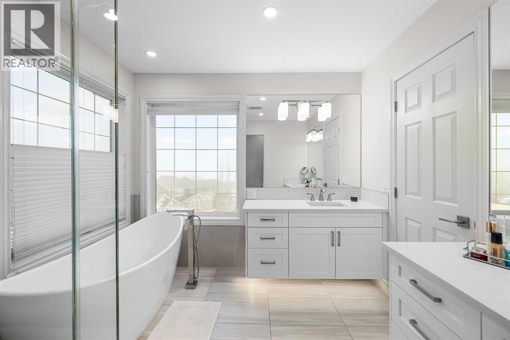 210 Hidden Creek Heights Nw, Calgary, Alberta  T3A 6K8 - Photo 30 - A2289863