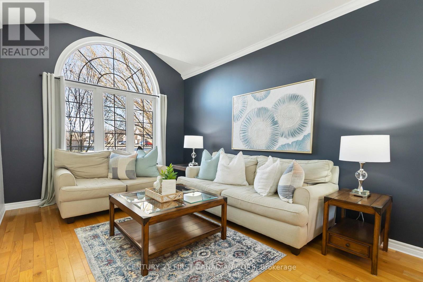 1 Watson Crescent, Central Elgin, Ontario  N5P 4P5 - Photo 4 - X12842996